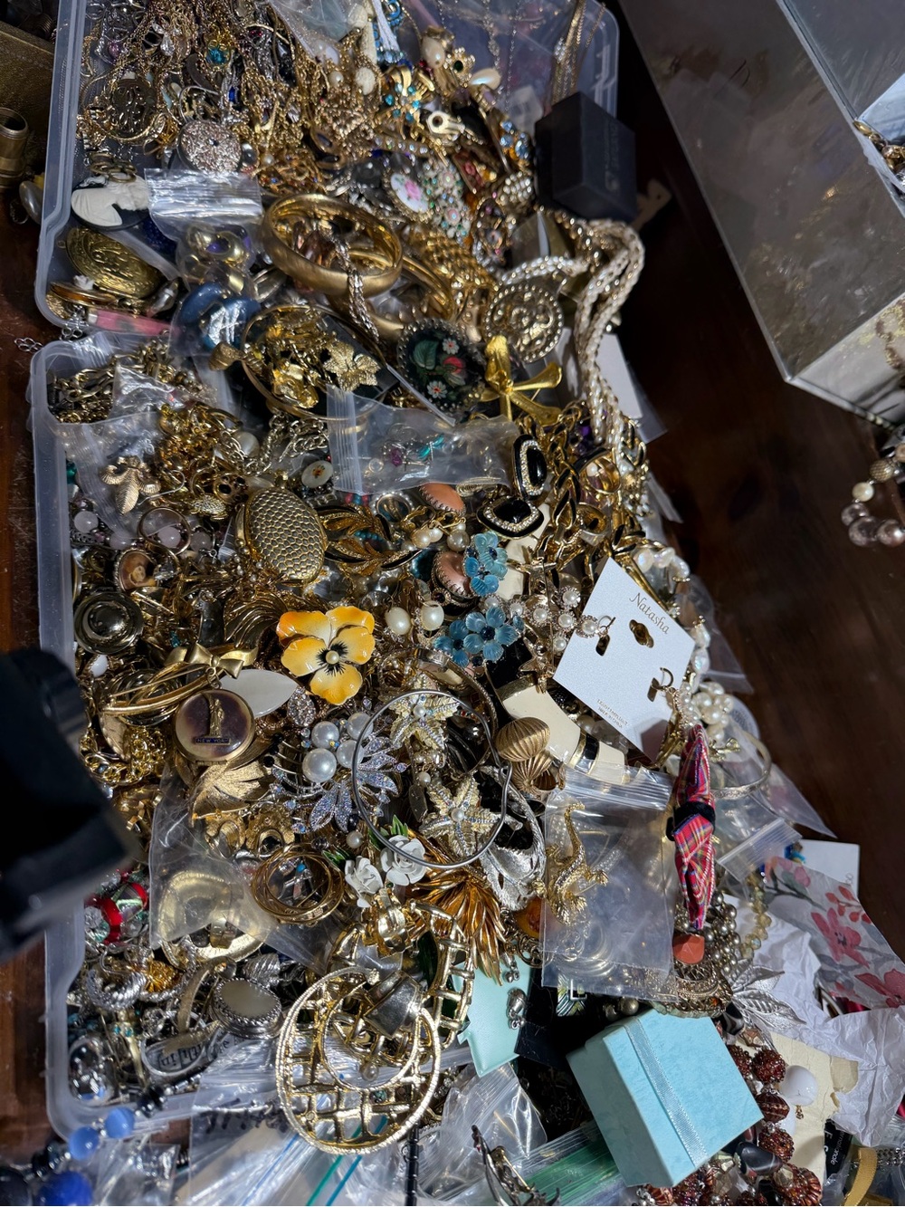 VINTAGE JEWELRY-WONDERS FOUND FOR A POSHMARK SHOW AT 1900 ET